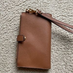 MK Jet Set Double Zip Wallet